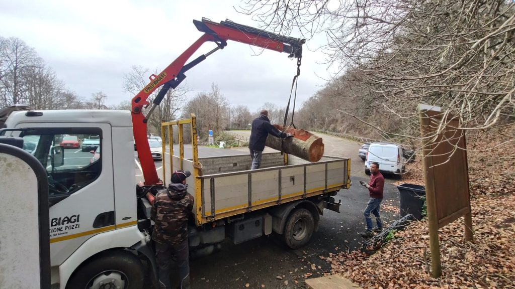 Il trasporto del tronco per la fontana · Bivacco dei Menici, Soriano nel Cimino